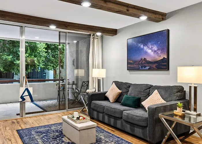 Camelback By Avantstay Apartment